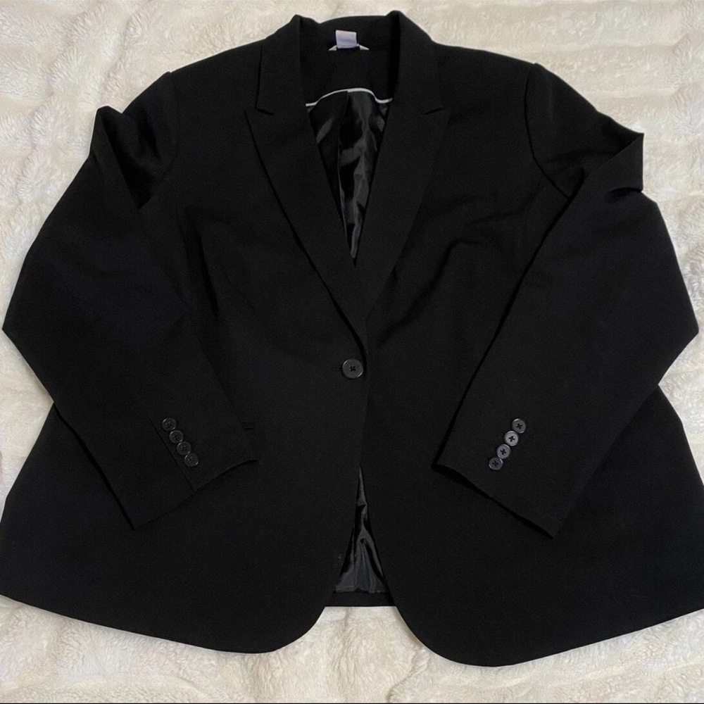 Liz Claiborne Elegant Black Blazer